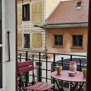 hyper-centre-annecy-et-bord-du-lac.hotels-rhonealpes.com/